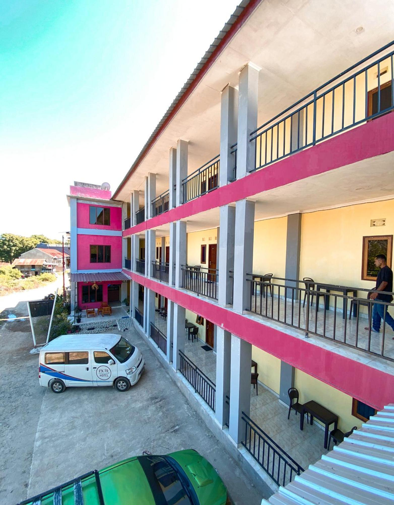 Fx72 Labuan Bajo Hotel Extérieur photo