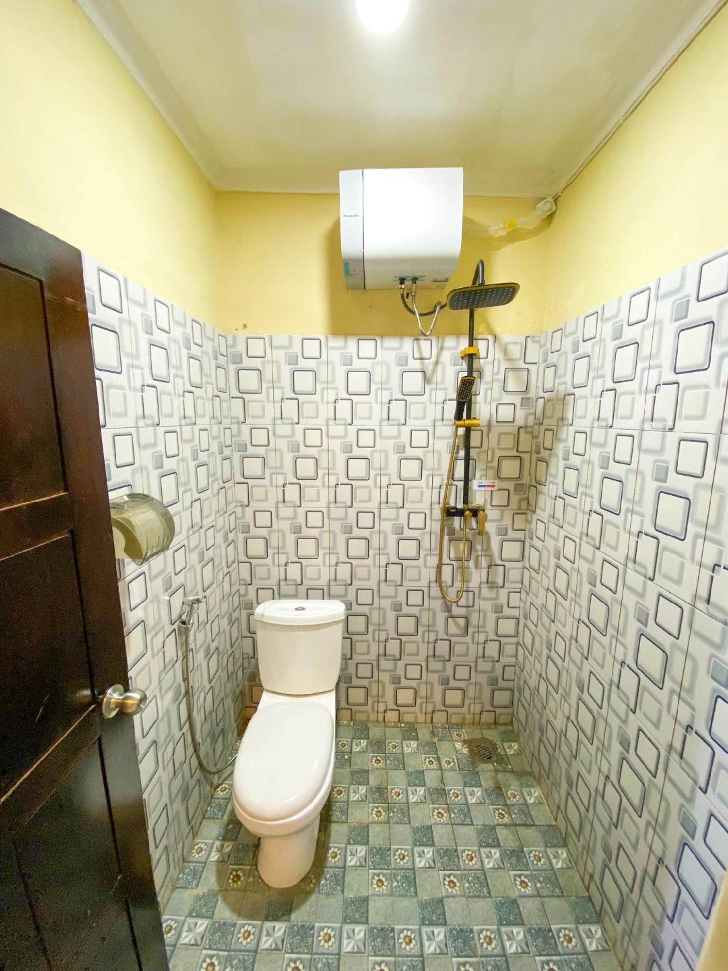 Fx72 Labuan Bajo Hotel Extérieur photo