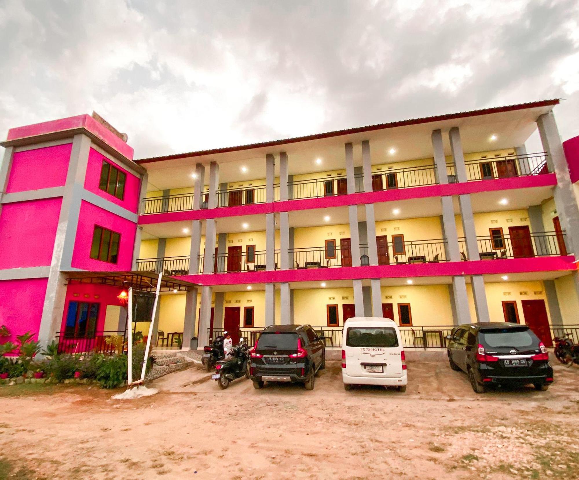 Fx72 Labuan Bajo Hotel Extérieur photo